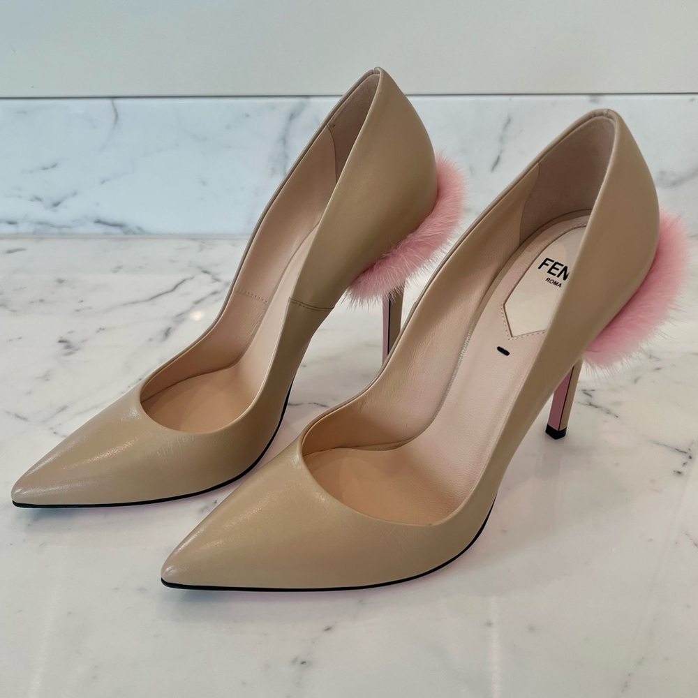 Fendi beige tan leather pump calfskin mink decollete with a pink fur